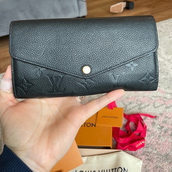 Authentic Louis Vuitton black monogram empriente leather Sarah wallet - Picture 2 of 15